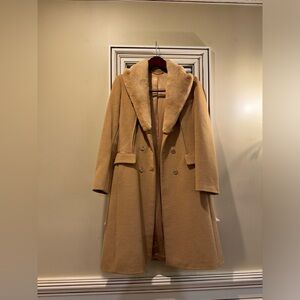 Gorgeous Italian wool blumarine ladies coat fur trim